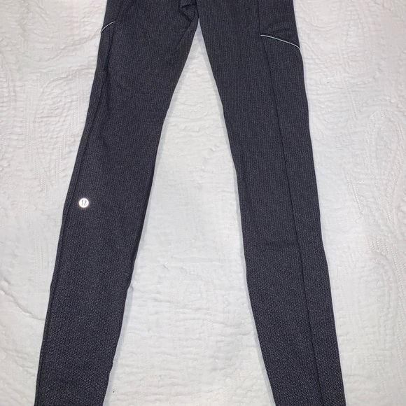 Lululemon size 4 leggings - Picture 5 of 6